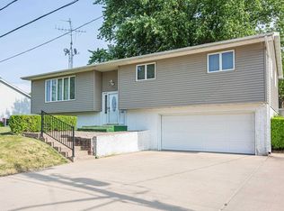 1235 21st St, Hazel Green, WI 53811