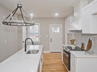 305 Dickinson St, Springfield, MA 01108