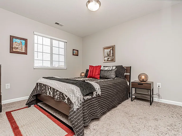 601 Seitz Ct — Photo 27