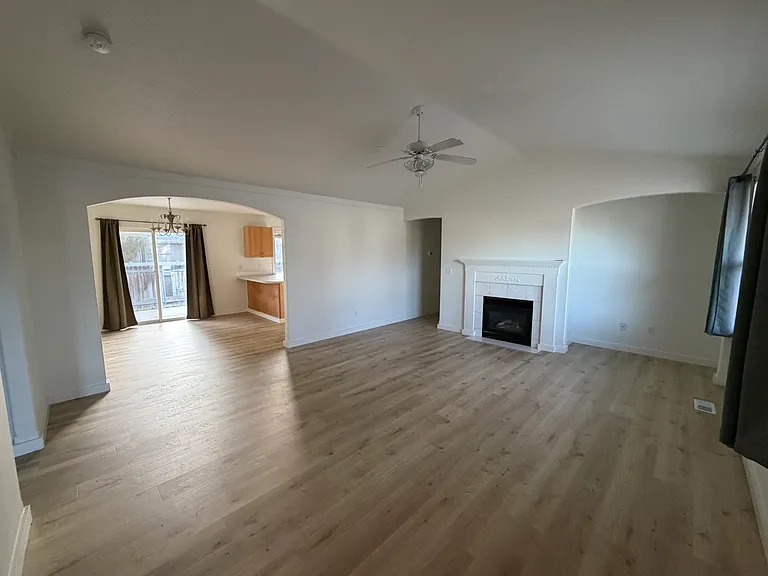 1122 S Ada St — Photo 7