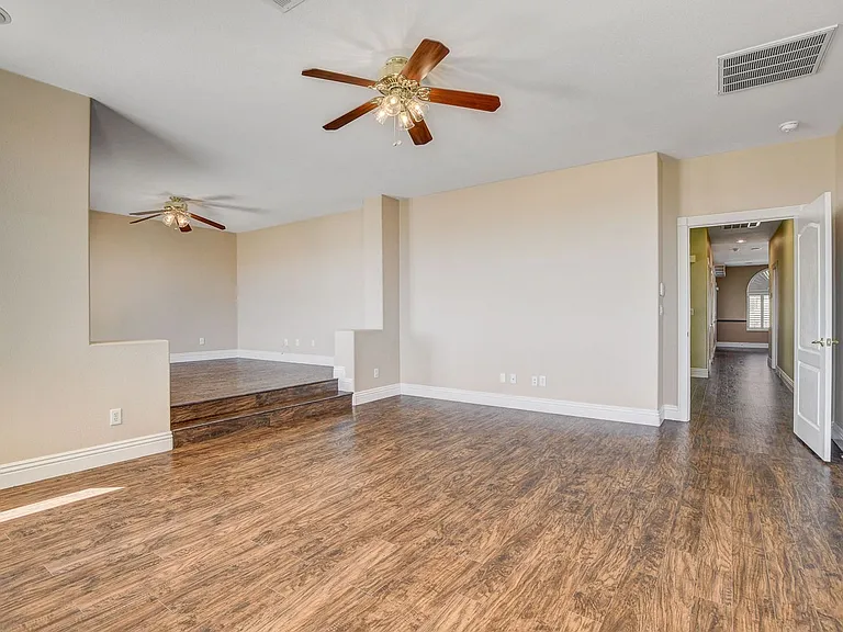 408 Silver Prairie Ct — Photo 39