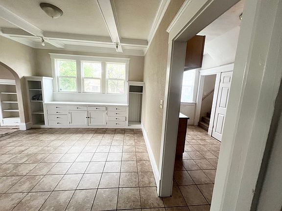 5th image of 2118 N Maryland Ave