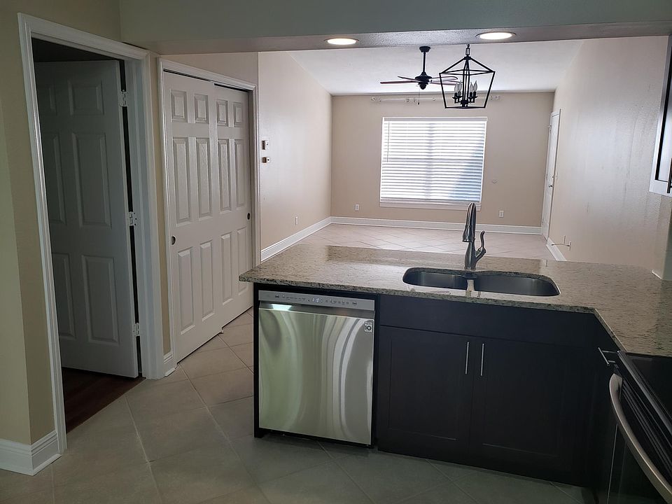 251 Quail Forest Blvd APT 201, Naples, FL 34105 | Zillow