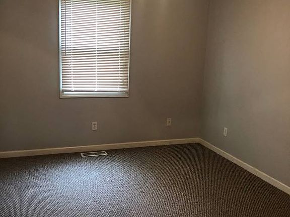 3rd image of 408 W Somersbe Pl