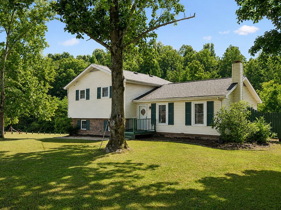 1st image of 165 Harpeth View Trl