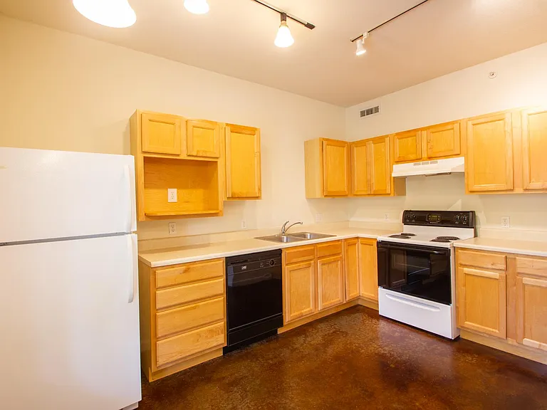 Scholar's Quad Collegiate Apartments — Photo 51