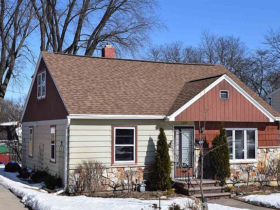 2nd image of 1324 Desnoyers St