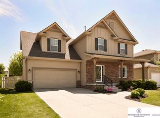 16851 Aurora St, Omaha, NE 68136