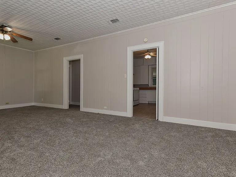 3814 Roberts St — Photo 5