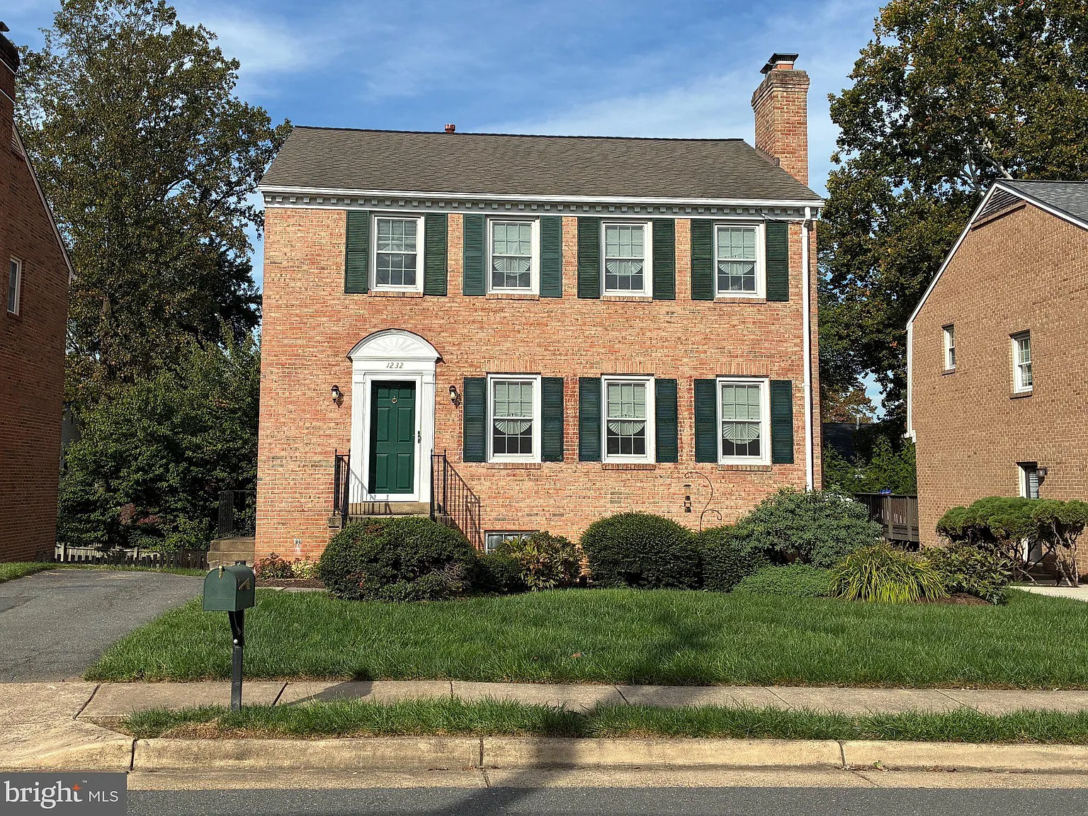 4 bed, 3.5 bath, 2880 sqft, $4,700 — Photo 2