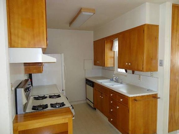 2nd image of 655 Jefferson Ave