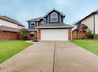 2410 Brooke Ct, Carrollton, TX 75006