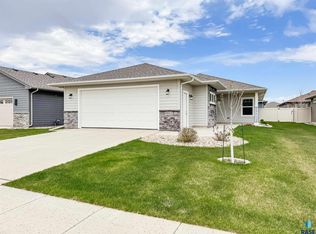 8612 W Dalton St, Sioux Falls, SD 57106