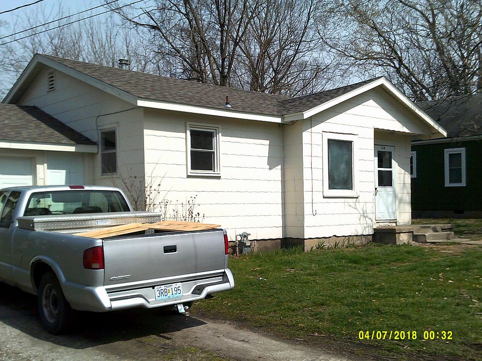 1st image of 810 N William St