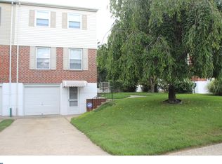 10868 Knights Rd, Philadelphia, PA 19154