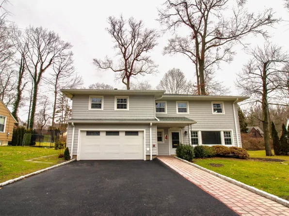 4 Susan Ct, White Plains, NY 10605
