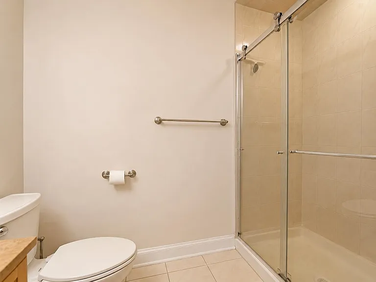 311 Washington St #9C — Photo 10