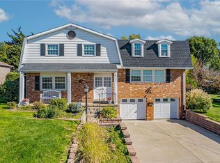 1123 Chapel Dr, Greensburg, PA