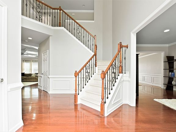 3rd image of 1624 Omara Ln SE