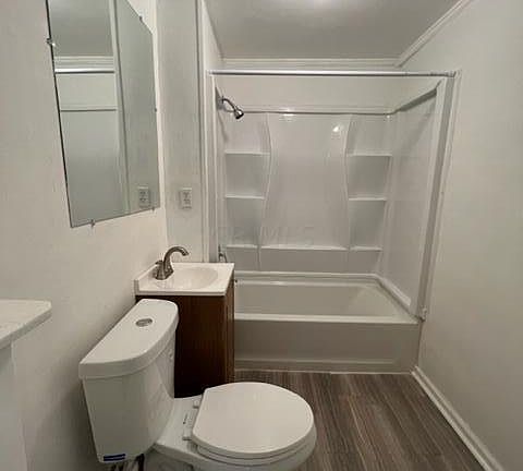 5th image of 384 E Hinman Ave