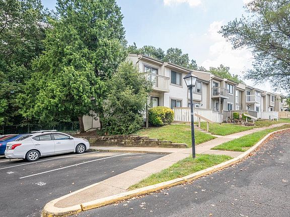 3rd image of 12755 Cara Dr #9-B