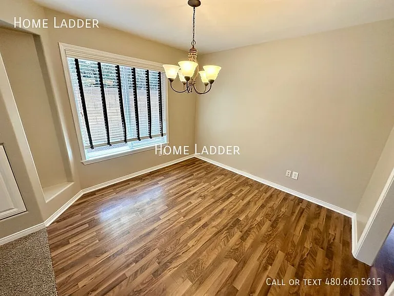 13818 N 20th St — Photo 4