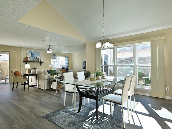 3rd image of 1915 Ash Meadow Dr
