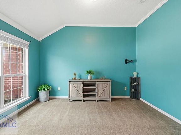 4th image of 203 Barcalay Ln