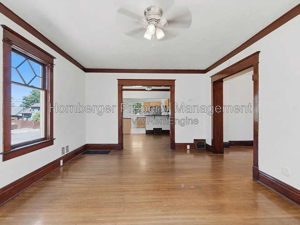1128 W Spofford Ave