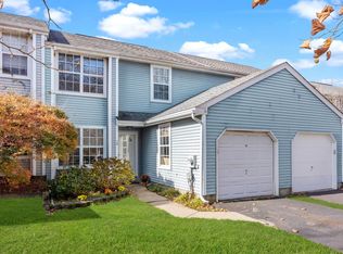 19 Carousel Cir, New Britain, PA 18901