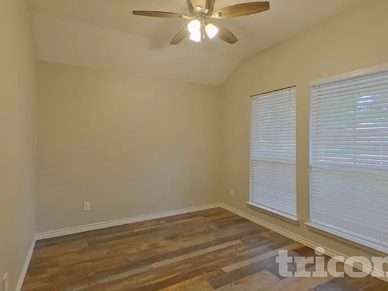 157 Spring Hollow Dr — Photo 10