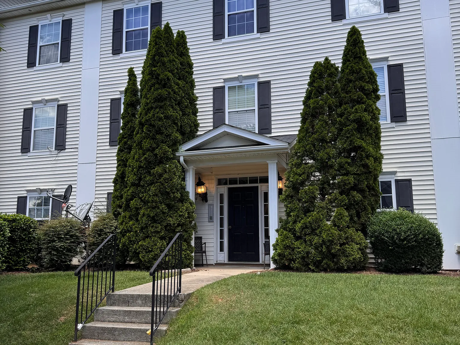 2 bed, 993 sqft, $1,250 — Photo 1