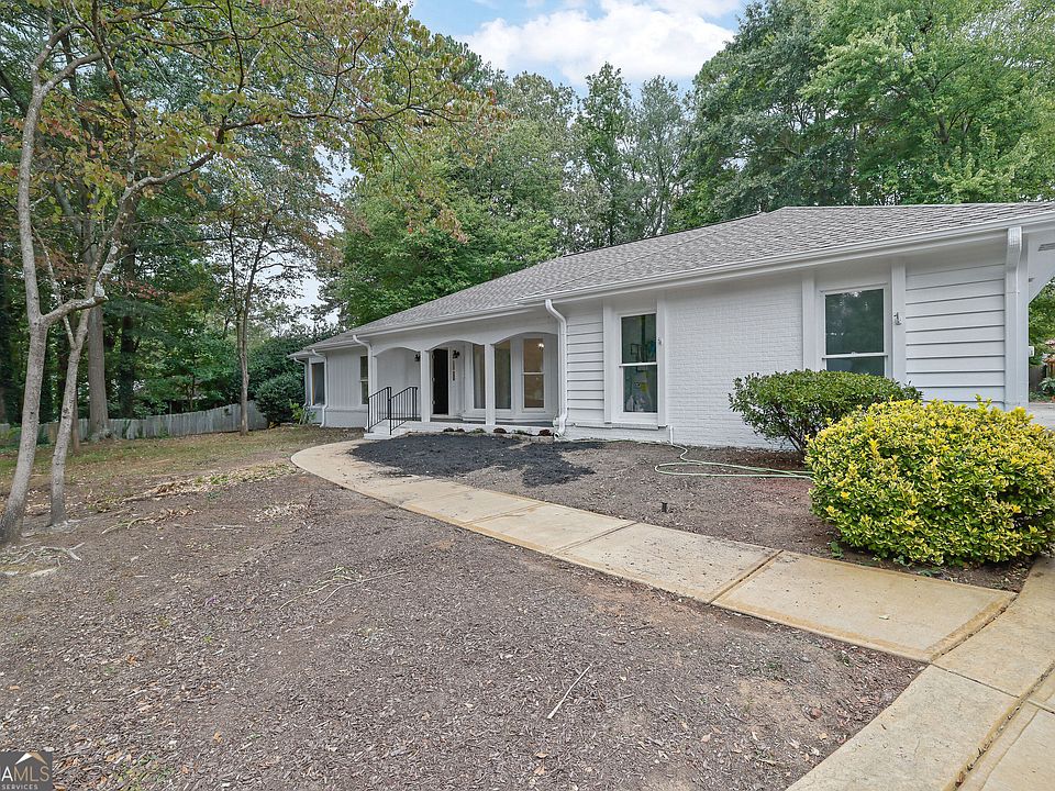 1st image of 260 Putting Green Ln