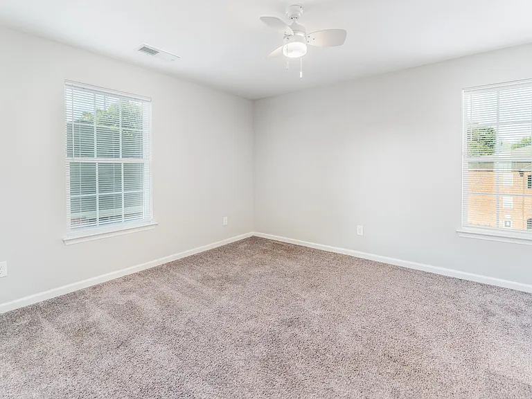 Reynolds Place Apartments — Photo 61