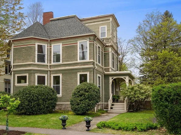 83 Eldredge St, Newton, MA 02458