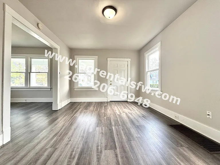 1023 Hamilton Ave — Photo 3