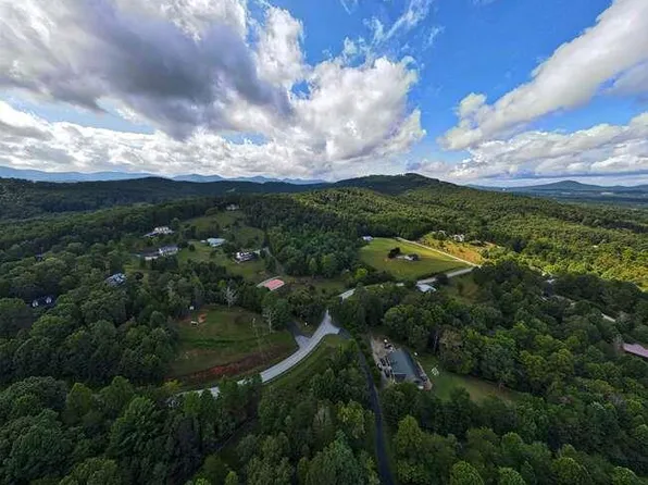 9 Northpointe Dr, Blairsville, GA 30512