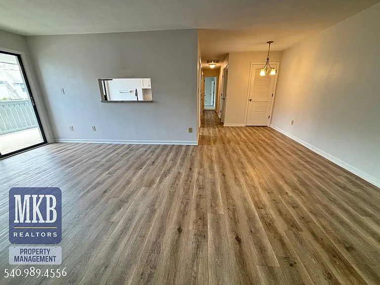 2527 Gatehouse Ln — Photo 5