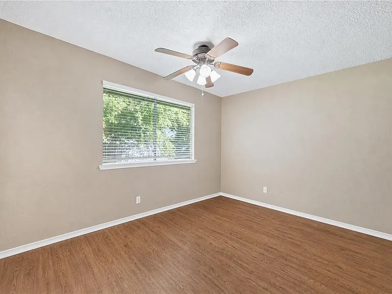 1107 Winecup Cir — Photo 14