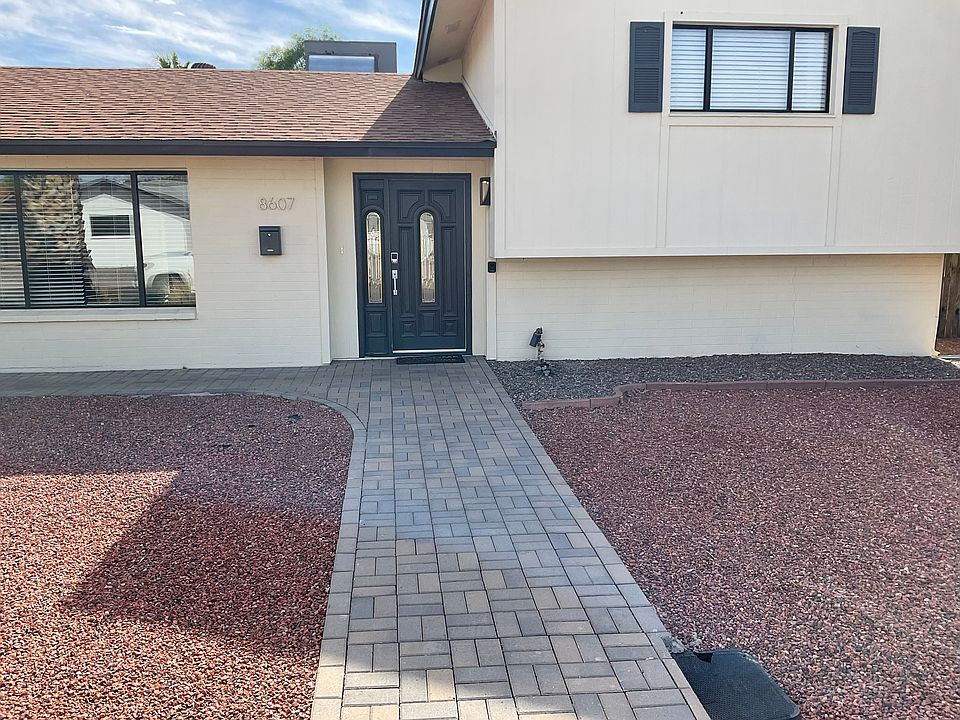 1st image of 8607 E Malcomb Dr