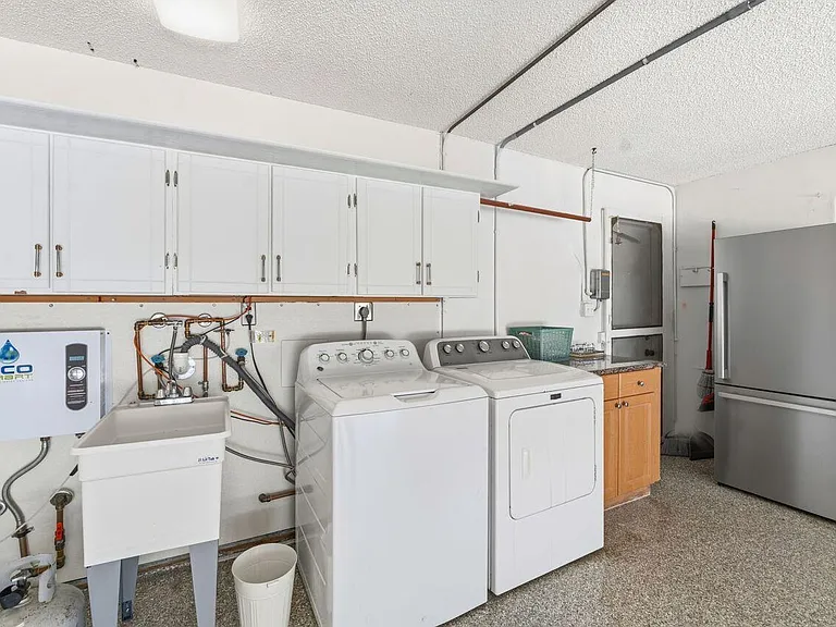 6372 Sleepy Willow Way — Photo 32