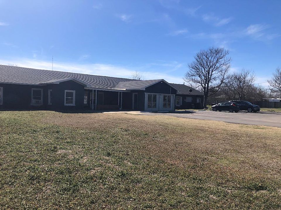 1st image of 3201 Southwest Dr #1