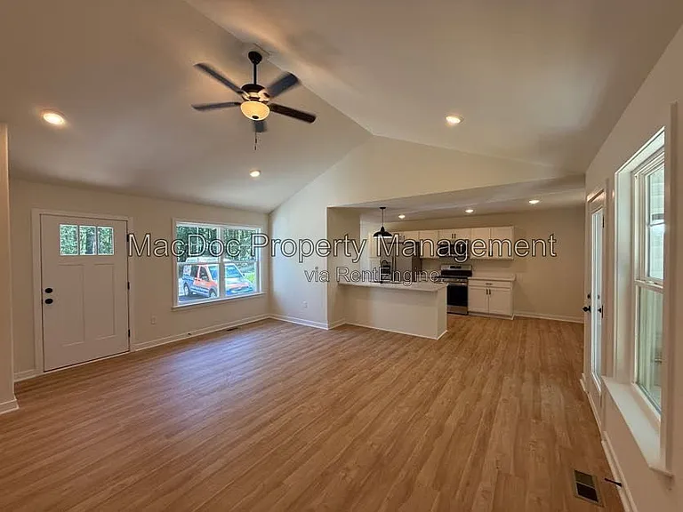 387 Forest Grove Rd — Photo 4