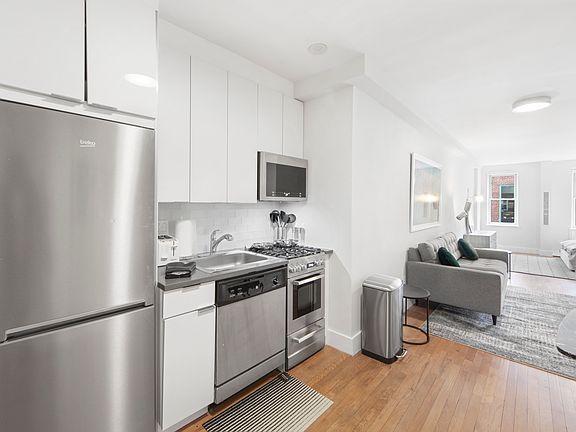 4th image of 780 Greenwich St APT 1F