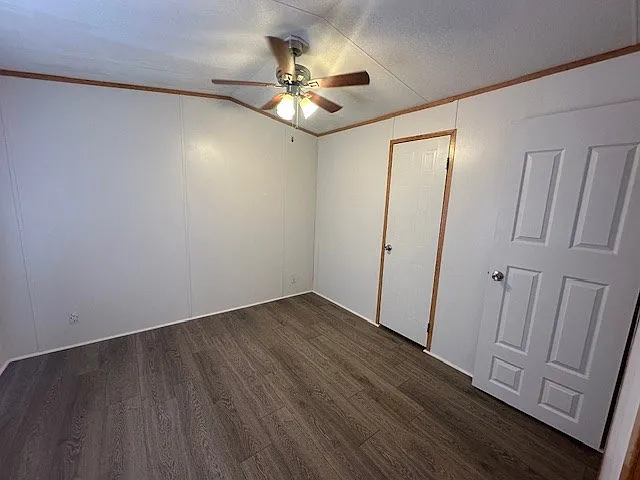 3 bed, 1.5 bath, 1320 sqft, $1,000 — Photo 3