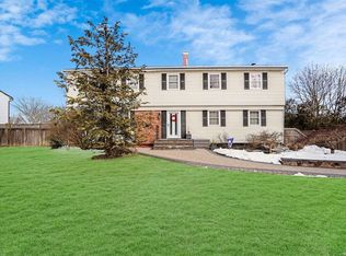 89 Forest Rd, Centereach, NY 11720