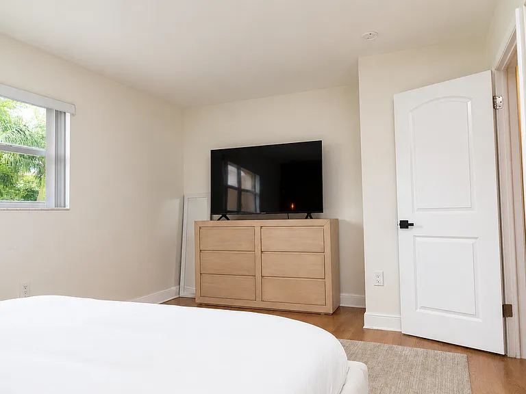 450 SE 7th St #232 — Photo 19