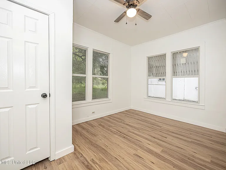 4406 Richard St — Photo 29