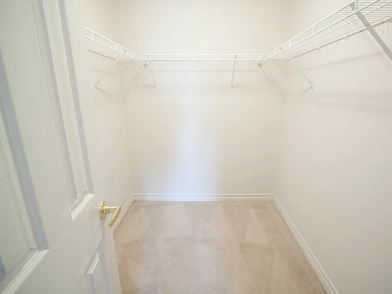 60 Capulet Ln — Photo 10