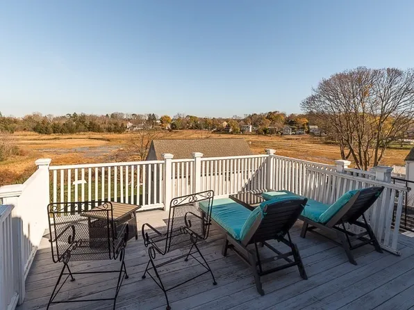 148 Main St, Essex, MA 01929